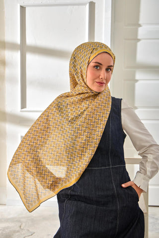 100% Voile Silk Scarf, Patterned, Lightweight Texture, 70x190 cm.