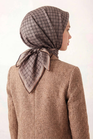 Pamuk Karışımlı Eşarp Vizon Monogram Desen Soft Dokulu Kaymaz 90X90