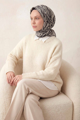 Pamuk Karışımlı Eşarp Gümüş Siyah Zebra Desen Soft Dokulu Kaymaz 90X90