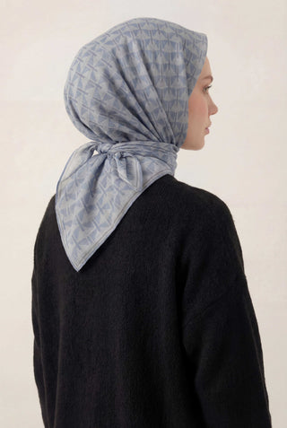 Pamuk Karışımlı Eşarp Bebe Mavi Geometrik Üçgen Desen Soft Dokulu Kaymaz 90X90
