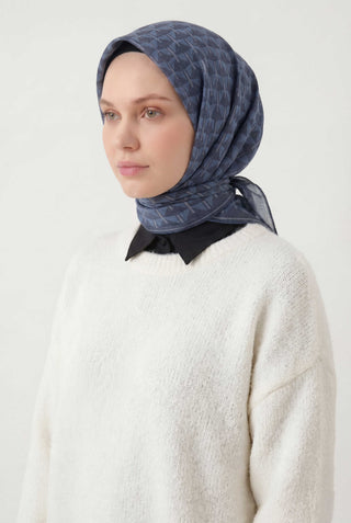 Pamuk Karışımlı Eşarp Mavi Gri Geometrik Üçgen Desen Soft Dokulu Kaymaz 90X90