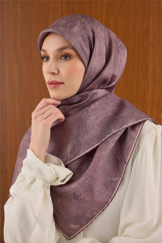Twill İpek Büyük Boy Eşarp Toz Pembe Vintage Çiçek Desenli Tok Duruşlu 110X110
