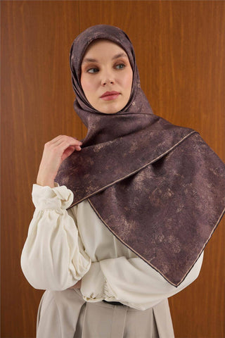 Twill İpek Büyük Boy Eşarp Mor Vintage Çiçek Desenli Tok Duruşlu 110X110
