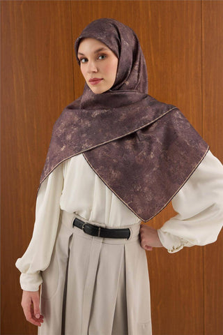 Twill İpek Büyük Boy Eşarp Mor Vintage Çiçek Desenli Tok Duruşlu 110X110