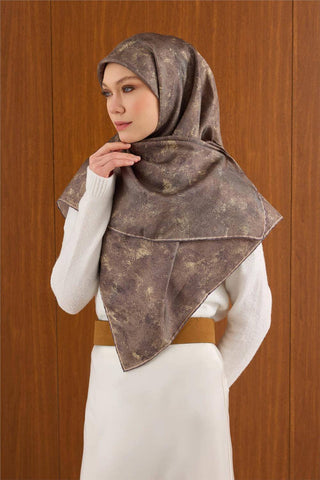 Twill İpek Büyük Boy Eşarp Yeşil-Mor Vintage Çiçek Desenli Tok Duruşlu 110X110