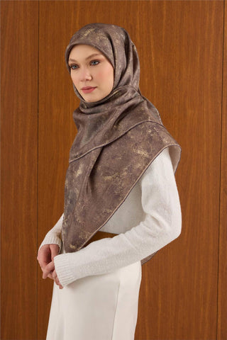 Twill İpek Büyük Boy Eşarp Yeşil-Mor Vintage Çiçek Desenli Tok Duruşlu 110X110