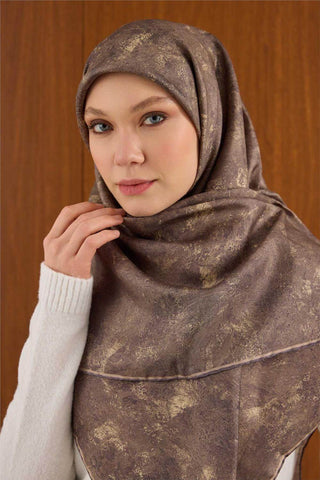 Twill İpek Büyük Boy Eşarp Yeşil-Mor Vintage Çiçek Desenli Tok Duruşlu 110X110