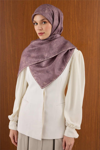 Twill İpek Büyük Boy Eşarp Toz Pembe Vintage Çiçek Desenli Tok Duruşlu 110X110