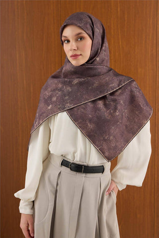 Twill İpek Büyük Boy Eşarp Mor Vintage Çiçek Desenli Tok Duruşlu 110X110