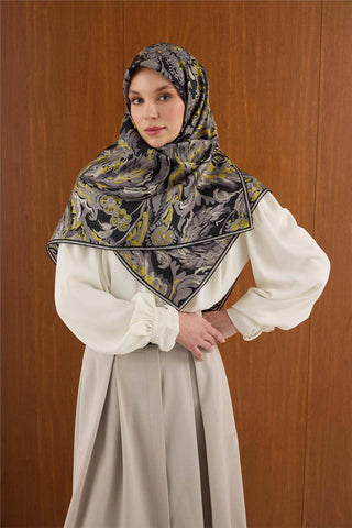 Büyük Boy İpek Eşarp Vintage Çiçek Desen Siyah 110X110