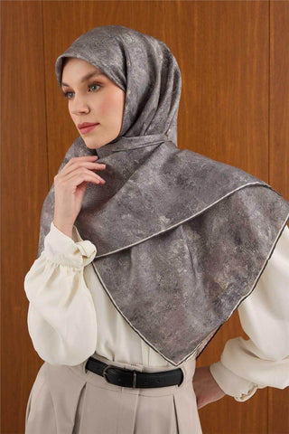 Twill İpek Büyük Boy Eşarp Gri Vintage Çiçek Desenli Tok Duruşlu 110X110