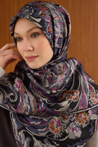 Twill İpek Büyük Boy Eşarp Koyu Siyah Vintage Çiçek Desenli Tok Duruşlu 110X110
