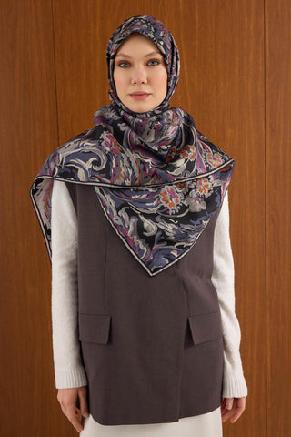 Twill İpek Büyük Boy Eşarp Koyu Siyah Vintage Çiçek Desenli Tok Duruşlu 110X110