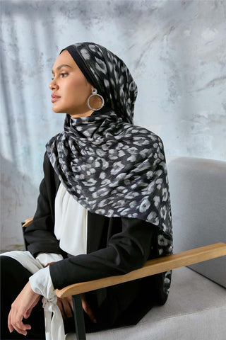 Eco Viscose Şal Siyah Füme Gümüş Leopar Desenli Nefes Alan 90X200