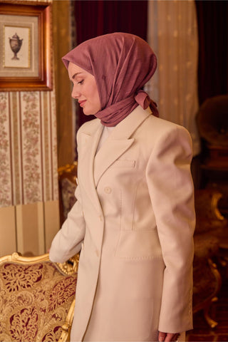 Monogram Pamuk İpek Eşarp Gül Kurusu Tonlu Desenli Tok Duruşlu 90X90 - Monogram Pamuk İpek Eşarp - | Silk Home
