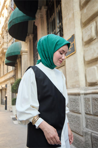 Monogram Pamuk İpek Eşarp Zümrüt Yeşil Tonlu Desenli Tok Duruşlu 90X90