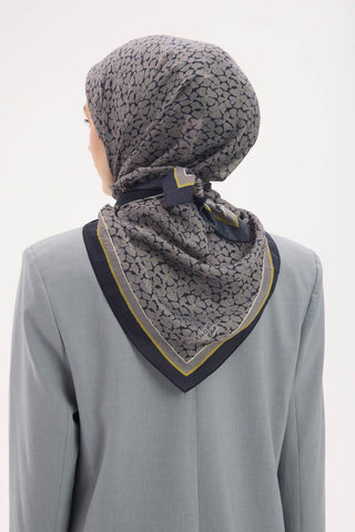 Olinda Eşarp Yonca Desen Koyu Lacivert 90x90 - Olinda Eşarp - | Silk Home