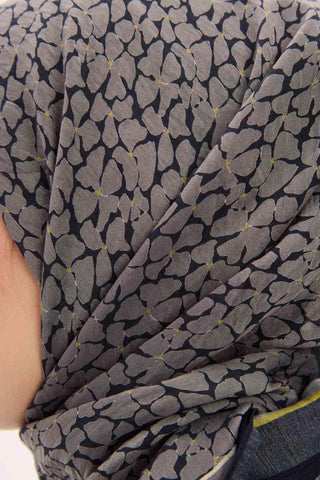 Olinda Eşarp Yonca Desen Koyu Lacivert 90x90 - Olinda Eşarp - | Silk Home