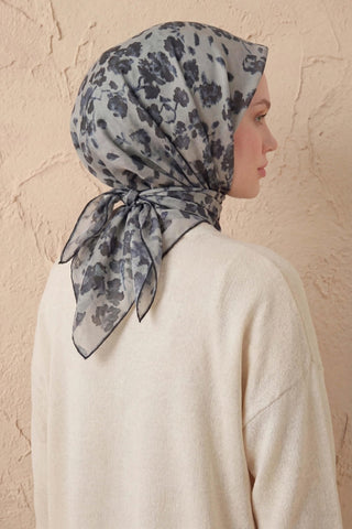 Pamuk Karışımlı Eşarp Çiçekli Desen Gümüş 90x90 | Silk Home - Soft Eşarp - | Silk Home