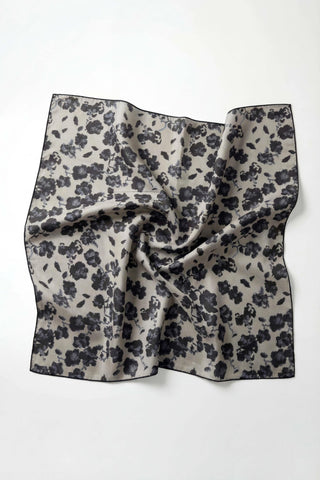 Pamuk Karışımlı Eşarp Çiçekli Desen Gümüş 90x90 | Silk Home - Soft Eşarp - | Silk Home