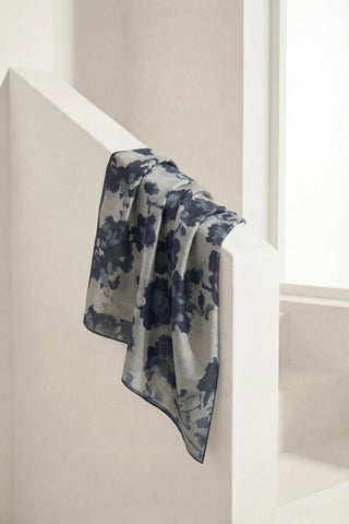 Pamuk Karışımlı Eşarp Çiçekli Desen Gümüş 90x90 | Silk Home - Soft Eşarp - | Silk Home