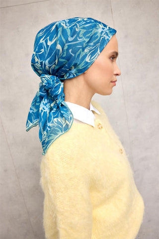 Pamuk Polyester Eşarp Mavi-Butter Yellow Bebe Mavi Pastel Yeşil Botanik Desenli
                Soft Dokulu Tok Duruşlu 90X90