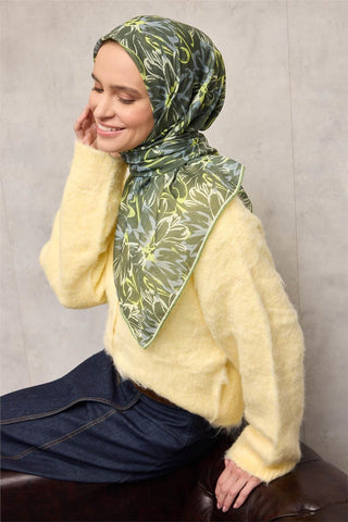 Pamuk Polyester Eşarp Yeşil-Fosfor Sarı Gri Krem Botanik Desenli Soft Dokulu
                Tok Duruşlu 90X90