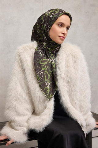 Pamuk Polyester Eşarp Siyah-Haki Yeşil Bej Botanik Desenli Soft Dokulu Tok
                Duruşlu 90X90