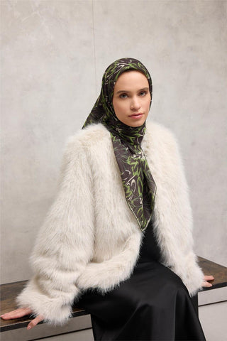 Pamuk Polyester Eşarp Siyah-Haki Yeşil Bej Botanik Desenli Soft Dokulu Tok
                Duruşlu 90X90