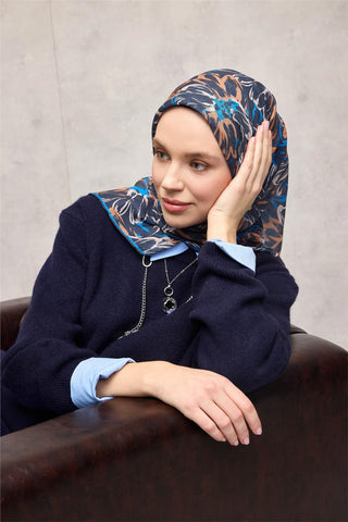 Pamuk Polyester Eşarp Koyu Lacivert-Mavi Krem Turuncu Botanik Desenli Soft
                Dokulu Tok Duruşlu 90X90