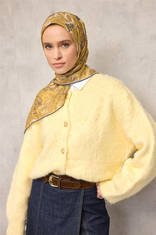 Cotton Polyester Soft Scarf, Acid-Resistant, Botanical Pattern, Firm Structure, 90x90 cm.