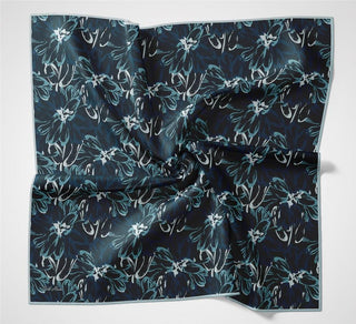 Pamuk Polyester Eşarp Lacivert-Çamgöbeği Beyaz Gece Mavisi Botanik Desenli Soft Dokulu Tok Duruşlu 90X90 - Soft Eşarp - | Silk Home