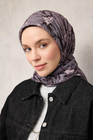 Cotton Polyester Soft Scarf, Pale Purple, Botanical Pattern, Non-Slip Texture, Firm Stitch
 90x90