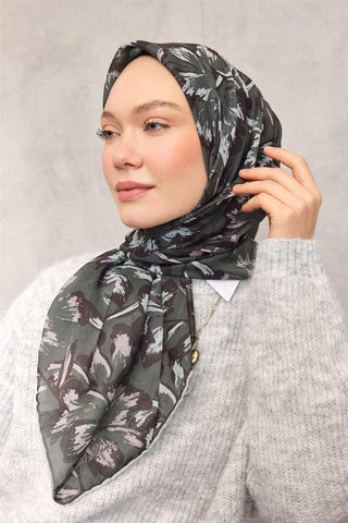 Pamuk Polyester Eşarp Asker Yeşili Büyük Papatya Desenli Soft Dokulu Kaymaz
                90X90