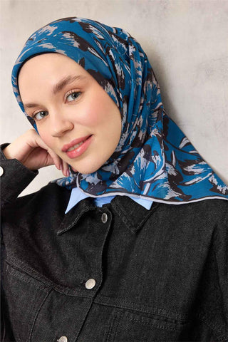 Pamuk Polyester Eşarp Pastel Mavi Büyük Papatya Desenli Soft Dokulu Kaymaz
                90X90