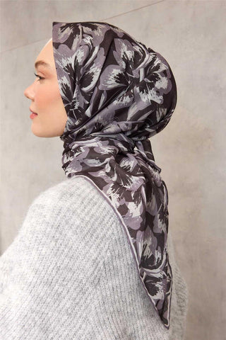 Pamuk Polyester Eşarp Siyah Büyük Papatya Desenli Soft Dokulu Kaymaz 90X90