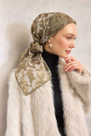 Pamuk Polyester Eşarp Adaçayı Yeşili Büyük Papatya Desenli Soft Dokulu Kaymaz
                90X90