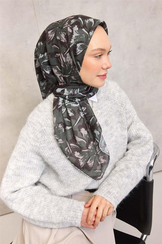Pamuk Polyester Eşarp Asker Yeşili Büyük Papatya Desenli Soft Dokulu Kaymaz
                90X90