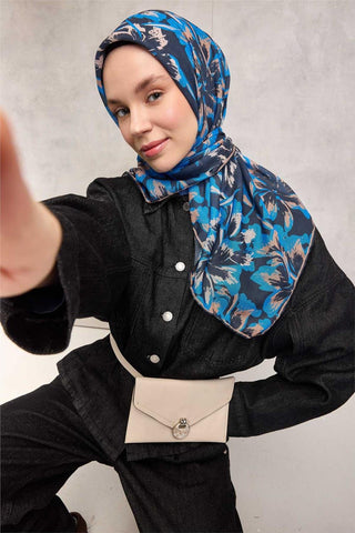 Pamuk Polyester Eşarp Koyu Lacivert Büyük Papatya Desenli Soft Dokulu Kaymaz
                90X90