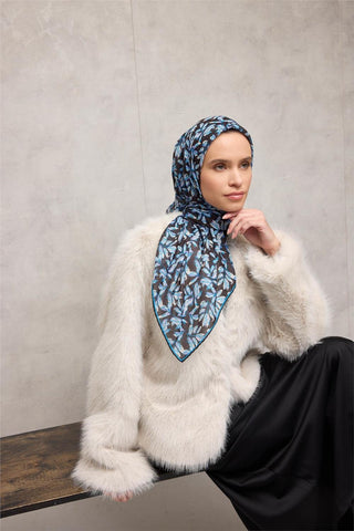 Pamuk Polyester Eşarp Siyah Mavi Çiçek Desenli Tok Duruşlu 90X90