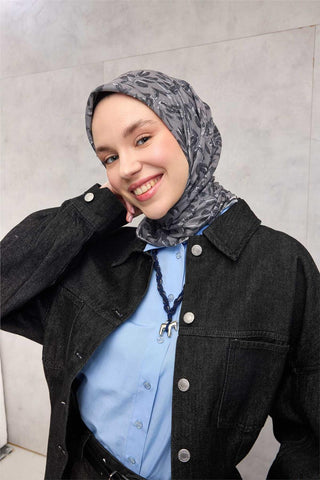 Pamuk Polyester Soft Eşarp Açık Gri Çiçek Desenli Kaymaz Dokulu 90X90