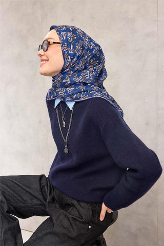 Pamuk Polyester Soft Eşarp Saks Mavisi Çiçek Desenli Kaymaz Dokulu 90X90 - Soft Eşarp - | Silk Home