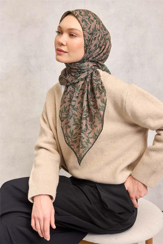 Pamuk Polyester Soft Eşarp Sütlü Kahve Çiçek Desenli Kaymaz Dokulu 90X90 - Soft Eşarp - | Silk Home