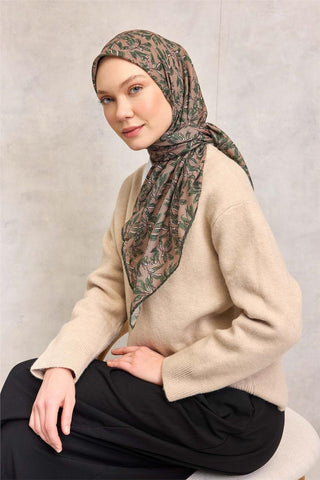 Pamuk Polyester Soft Eşarp Sütlü Kahve Çiçek Desenli Kaymaz Dokulu 90X90 - Soft Eşarp - | Silk Home