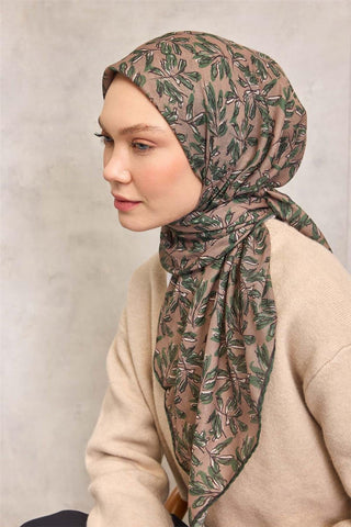 Pamuk Polyester Soft Eşarp Sütlü Kahve Çiçek Desenli Kaymaz Dokulu 90X90 - Soft Eşarp - | Silk Home