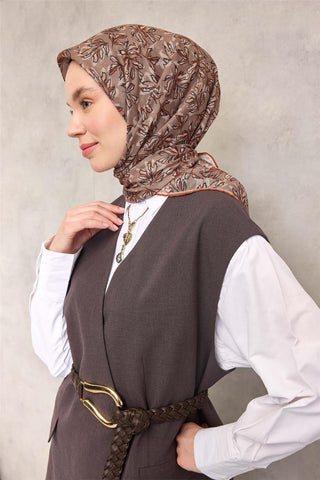 Cotton Polyester Soft Scarf, Mink Tone, Floral Pattern, Non-Slip Texture, 90x90 cm
