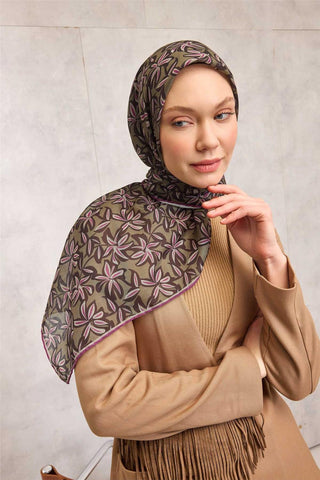 Pamuk Polyester Soft Eşarp Asker Yeşili Flora Desenli Kaymaz Dokulu 90X90
