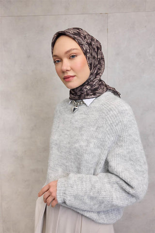 Pamuk Polyester Soft Eşarp Kahve-Siyah Flora Desenli Kaymaz Dokulu 90X90 - Soft Eşarp - | Silk Home