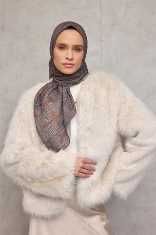 Pamuk Polyester Soft Eşarp Yağ Yeşili Geometrik Desenli Kaymaz Tok Duruşlu
                90X90
