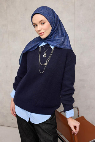 Pamuk Polyester Soft Eşarp Gece Mavisi Geometrik Desenli Kaymaz Tok Duruşlu
                90X90